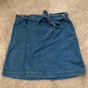 Gap size 30 denim skirt
